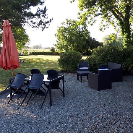 Manoir De La Ville Marie Hirel Exterior photo