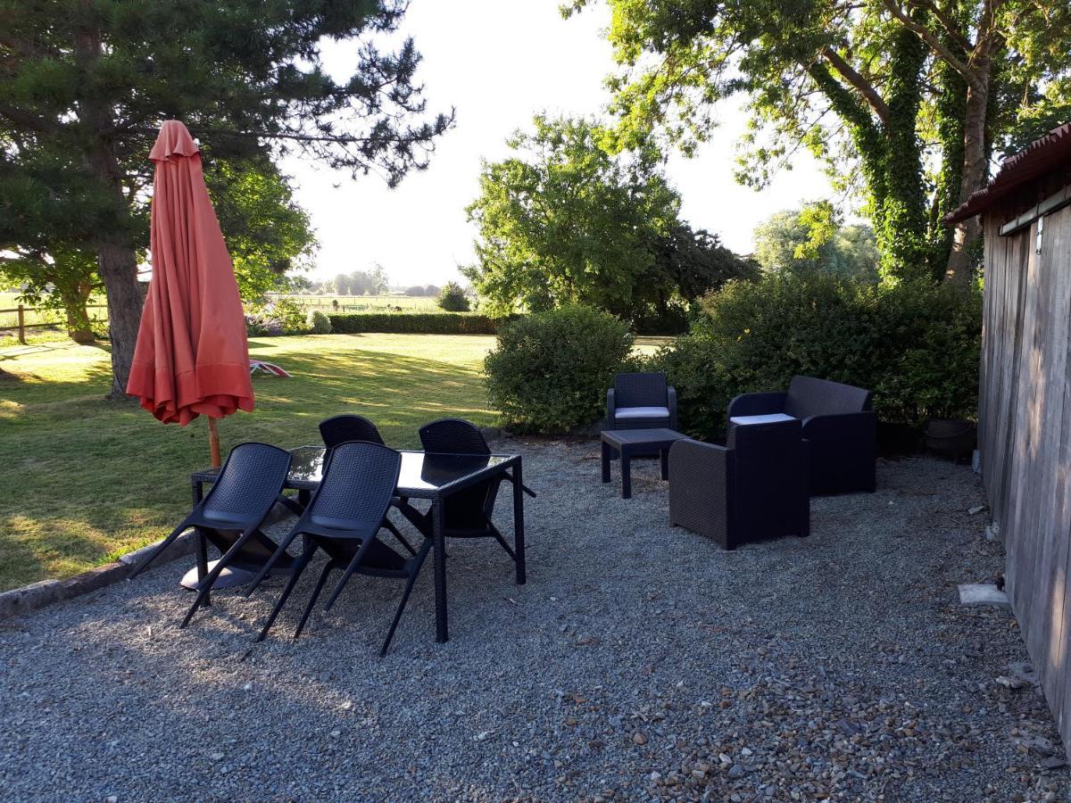 Manoir De La Ville Marie Hirel Exterior photo