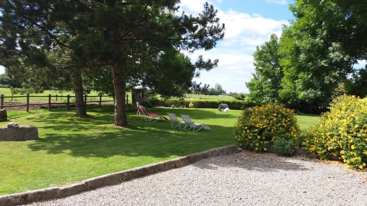 Manoir De La Ville Marie Hirel Exterior photo
